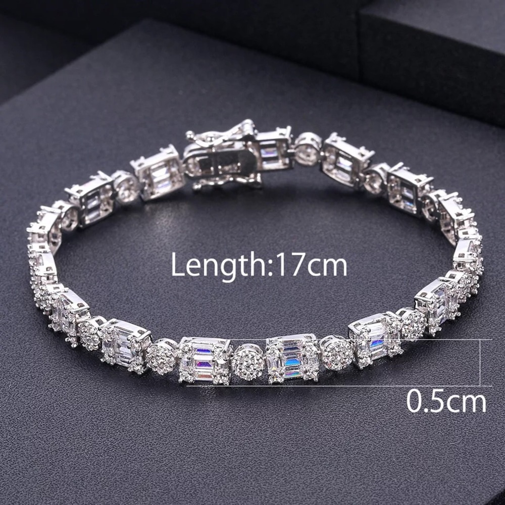 NIB Diamond 18kt White gold Tennis Bracelet - Picture 3 of 4